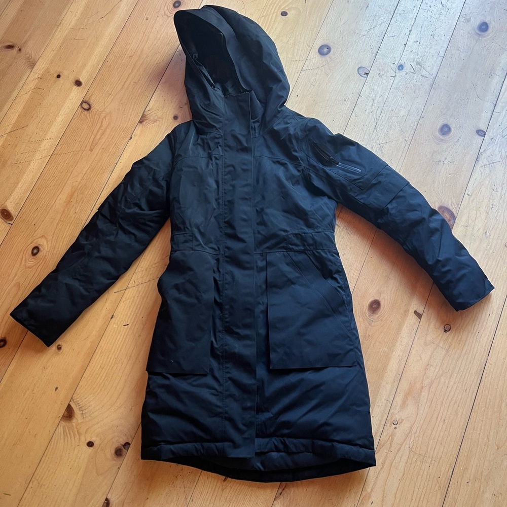 Lululemon women’s 600 down full winter coat